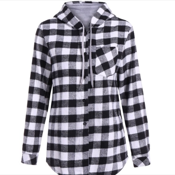 HauteCakes Boutique Jackets & Blazers - Checkered lined flannel button up hoodie